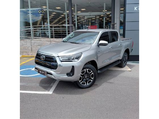 TOYOTA HILUX 2.8 D-4D TURBO DIESEL CD SRX 4X4 AUTOMÁTICO